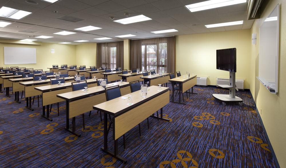 Courtyard Tampa Westshore/Airport Екстер'єр фото