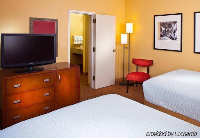 Courtyard Tampa Westshore/Airport Екстер'єр фото