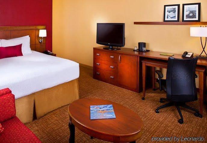 Courtyard Tampa Westshore/Airport Екстер'єр фото