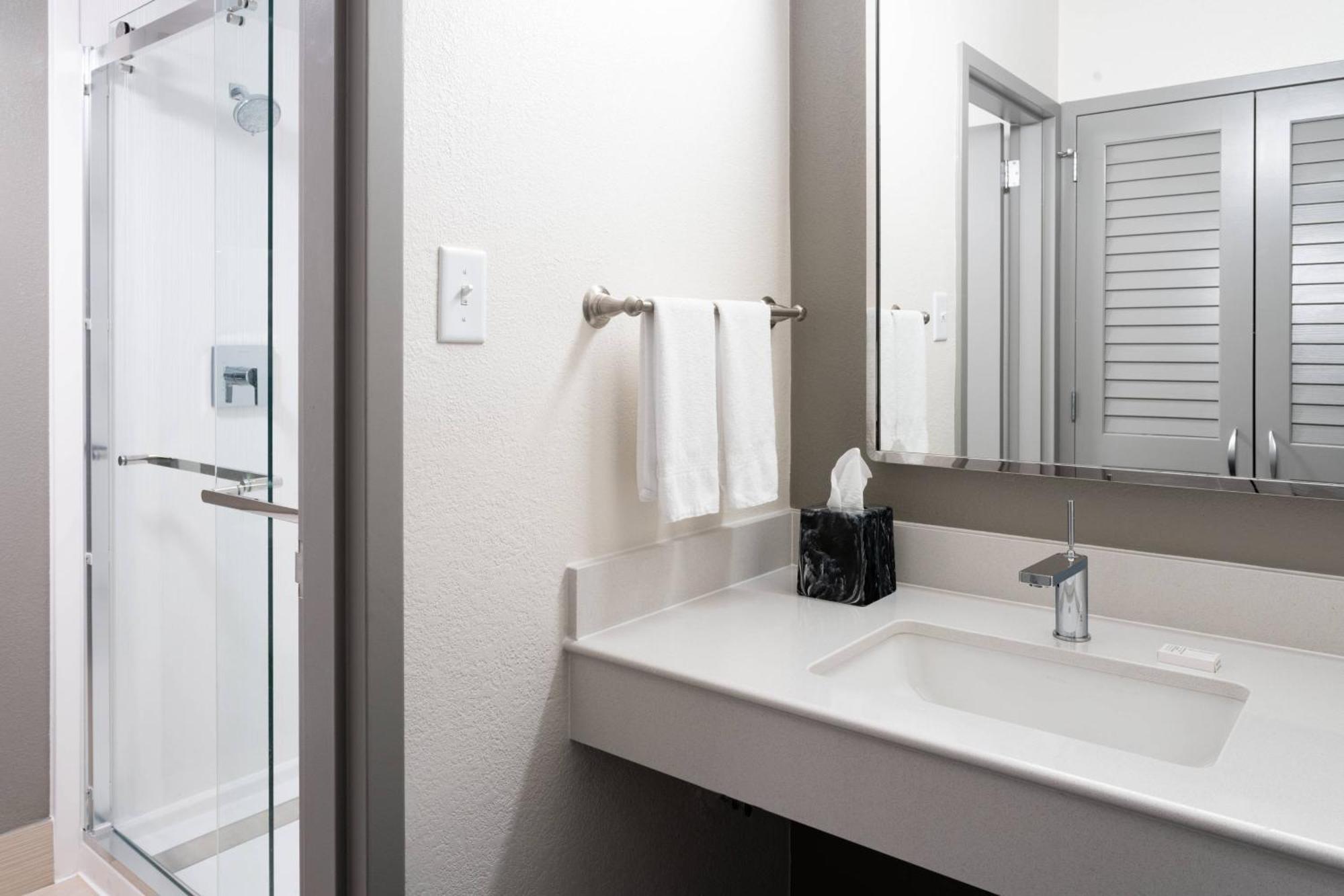 Courtyard Tampa Westshore/Airport Екстер'єр фото