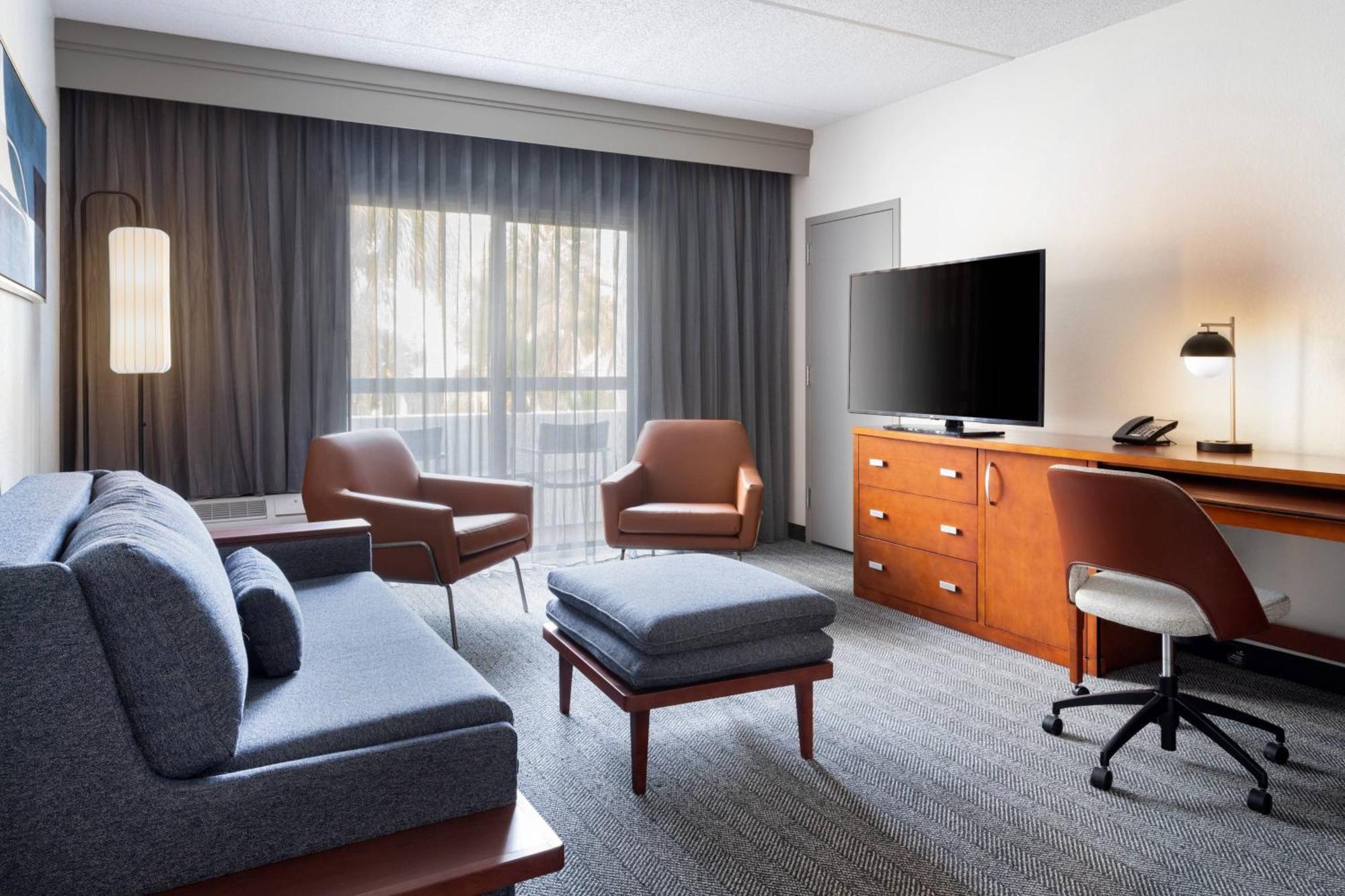 Courtyard Tampa Westshore/Airport Екстер'єр фото