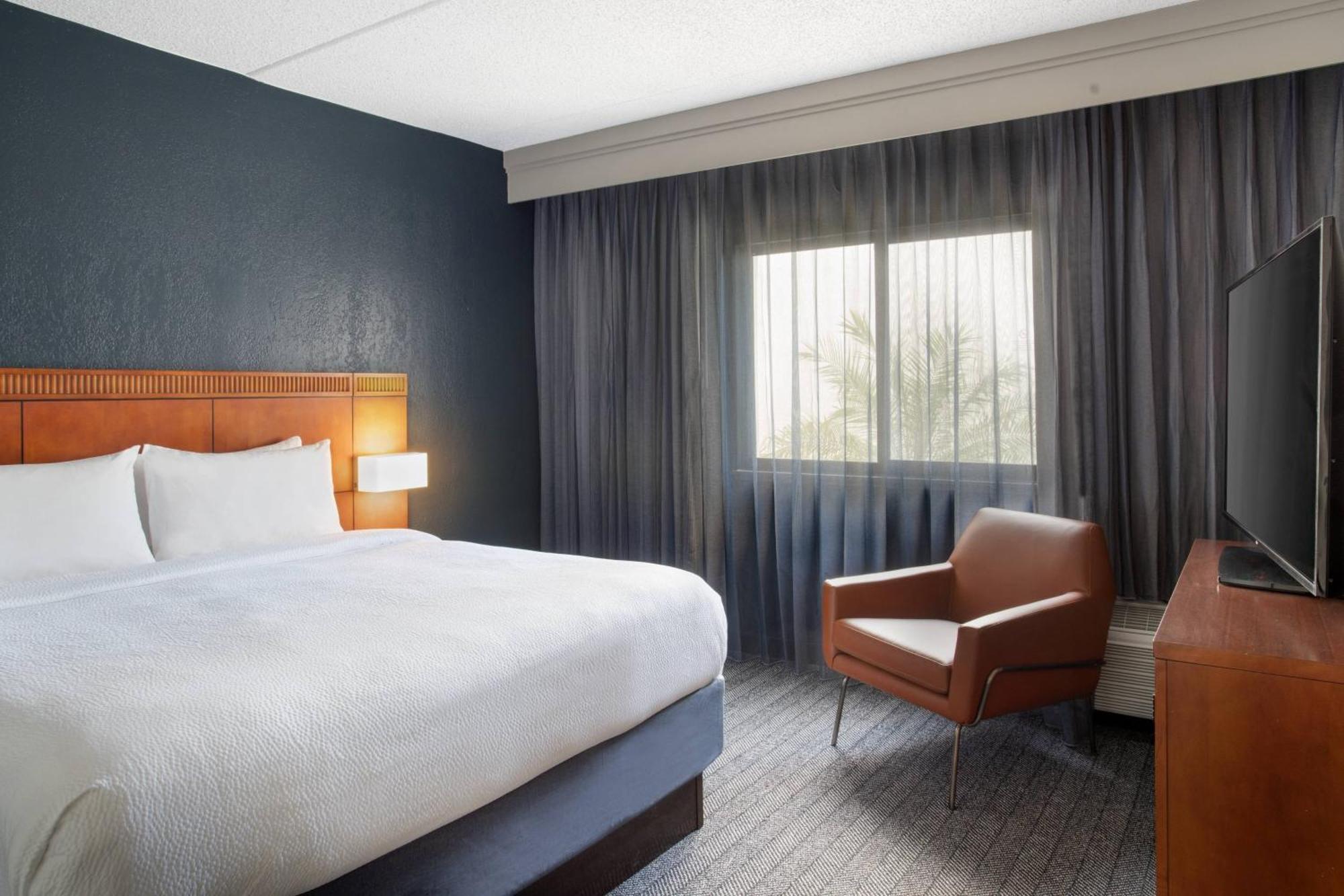 Courtyard Tampa Westshore/Airport Екстер'єр фото